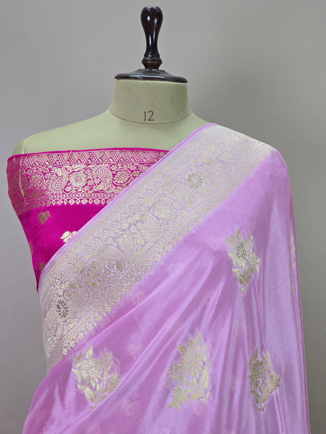 Premium Dual Hue Crush Crepe Silk Banarasi Saree