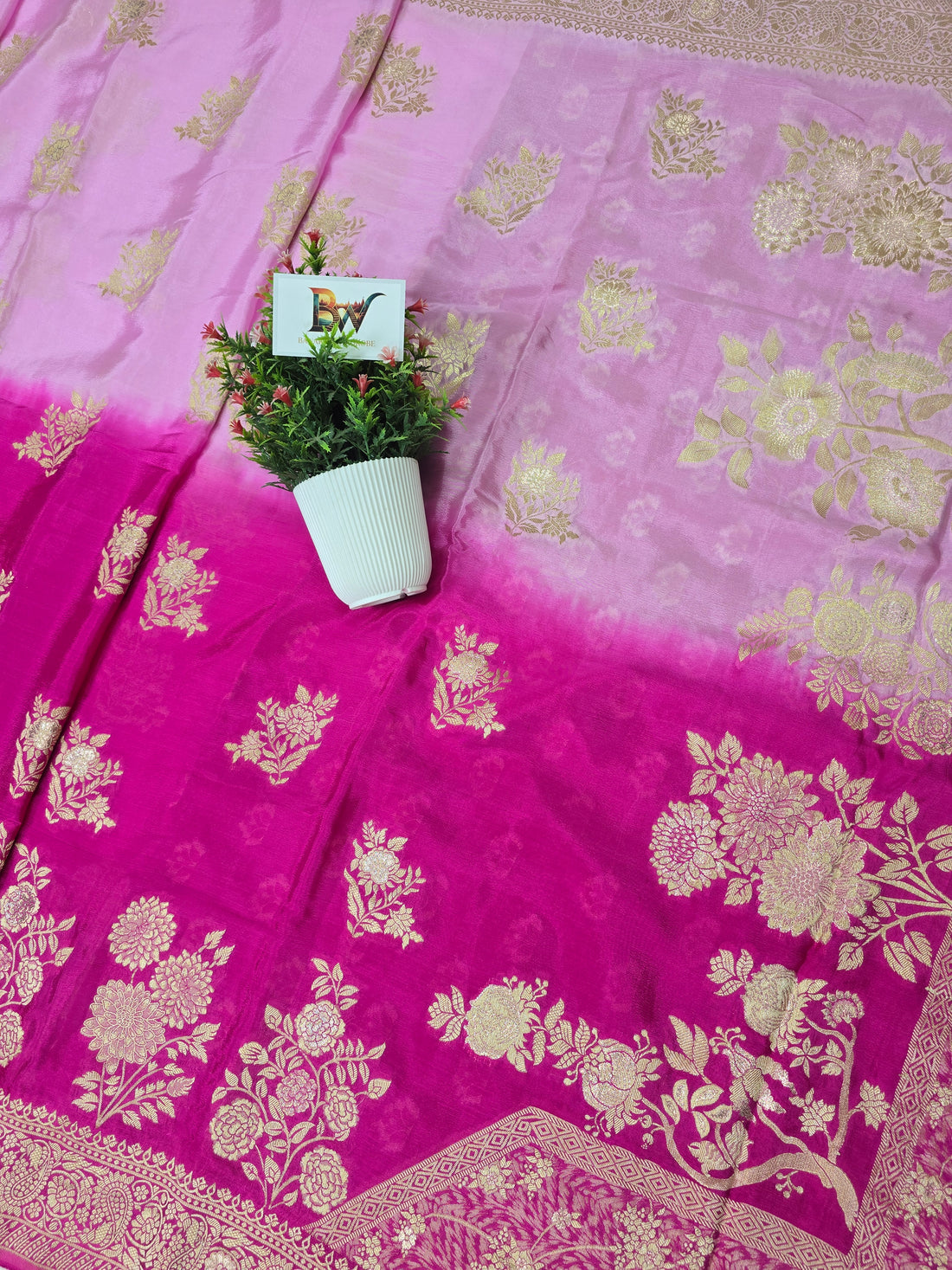 Premium Dual Hue Crush Crepe Silk Banarasi Saree